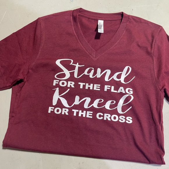 V Neck Size Small Stand for the Flag, Kneel for the Cross - Picture 3 of 4